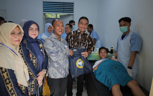 PIM Gelar Khitanan Massal untuk Anak-anak di Desa Lingkungan Perusahaan